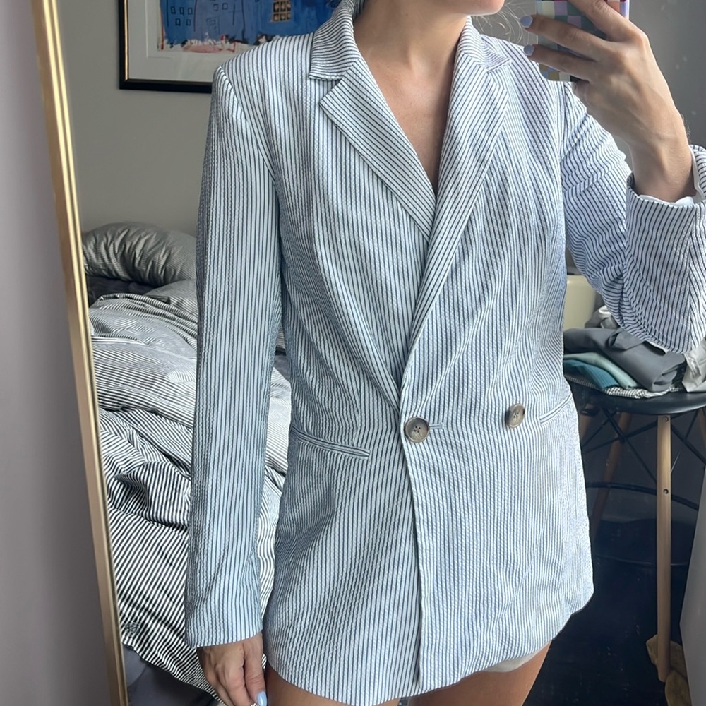 Blazer - Picture 2 of 5